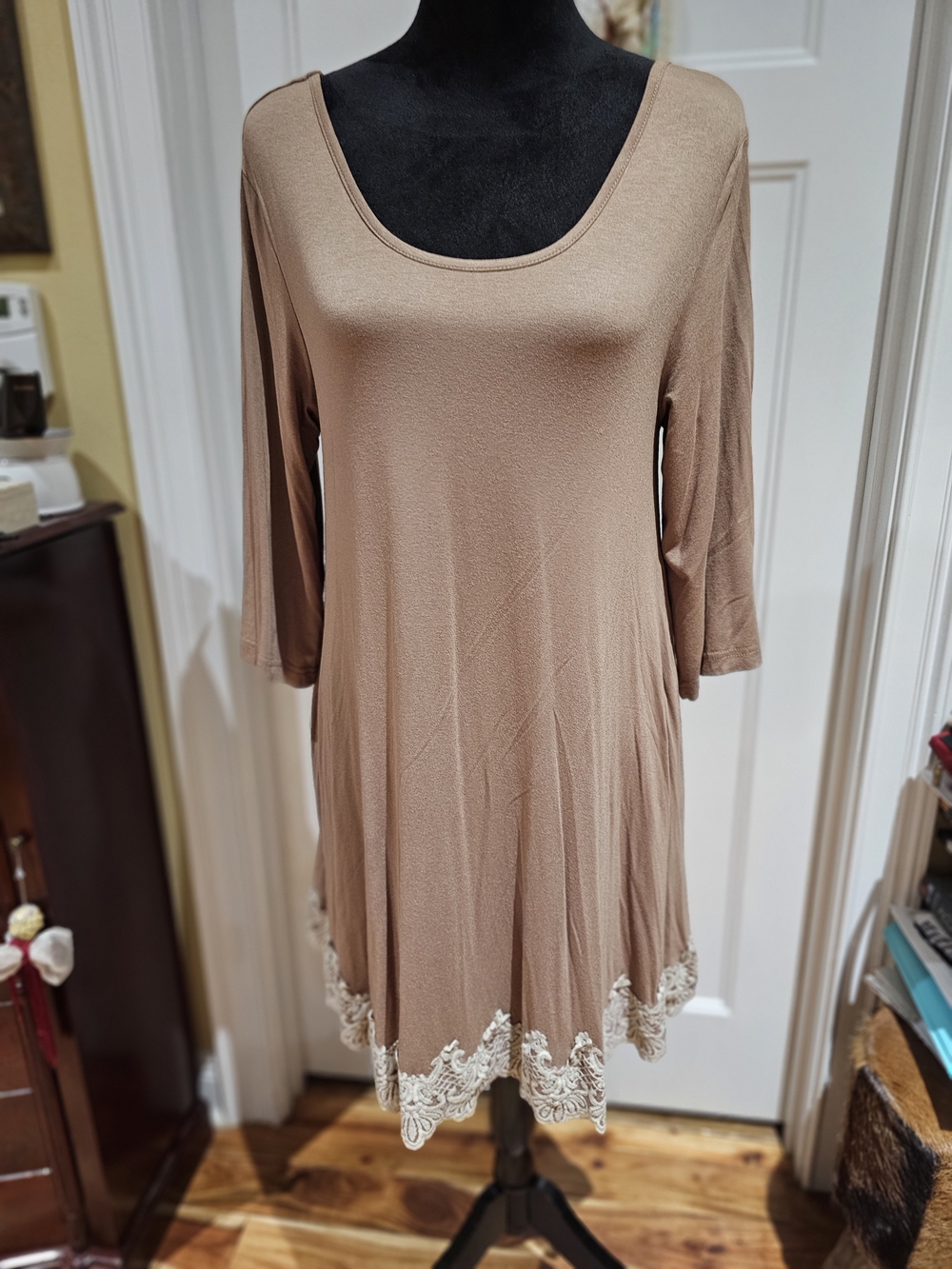 Women's Scoop Neck Tunic Dress with Lace Trim - Taupe